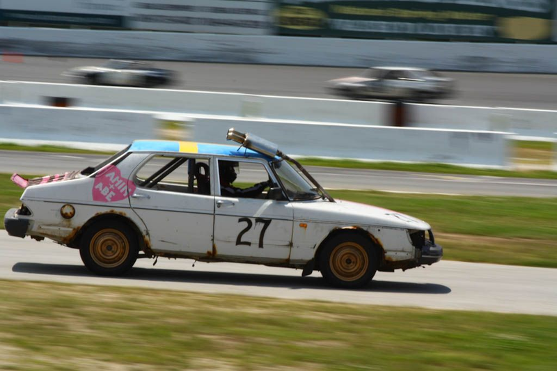 Illustration for article titled The 24 Hours Of LeMons New England 2009 Über Gallery, Part 2